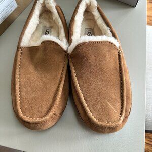 Mens Ugg Slippers - Size 9 - Never Worn
